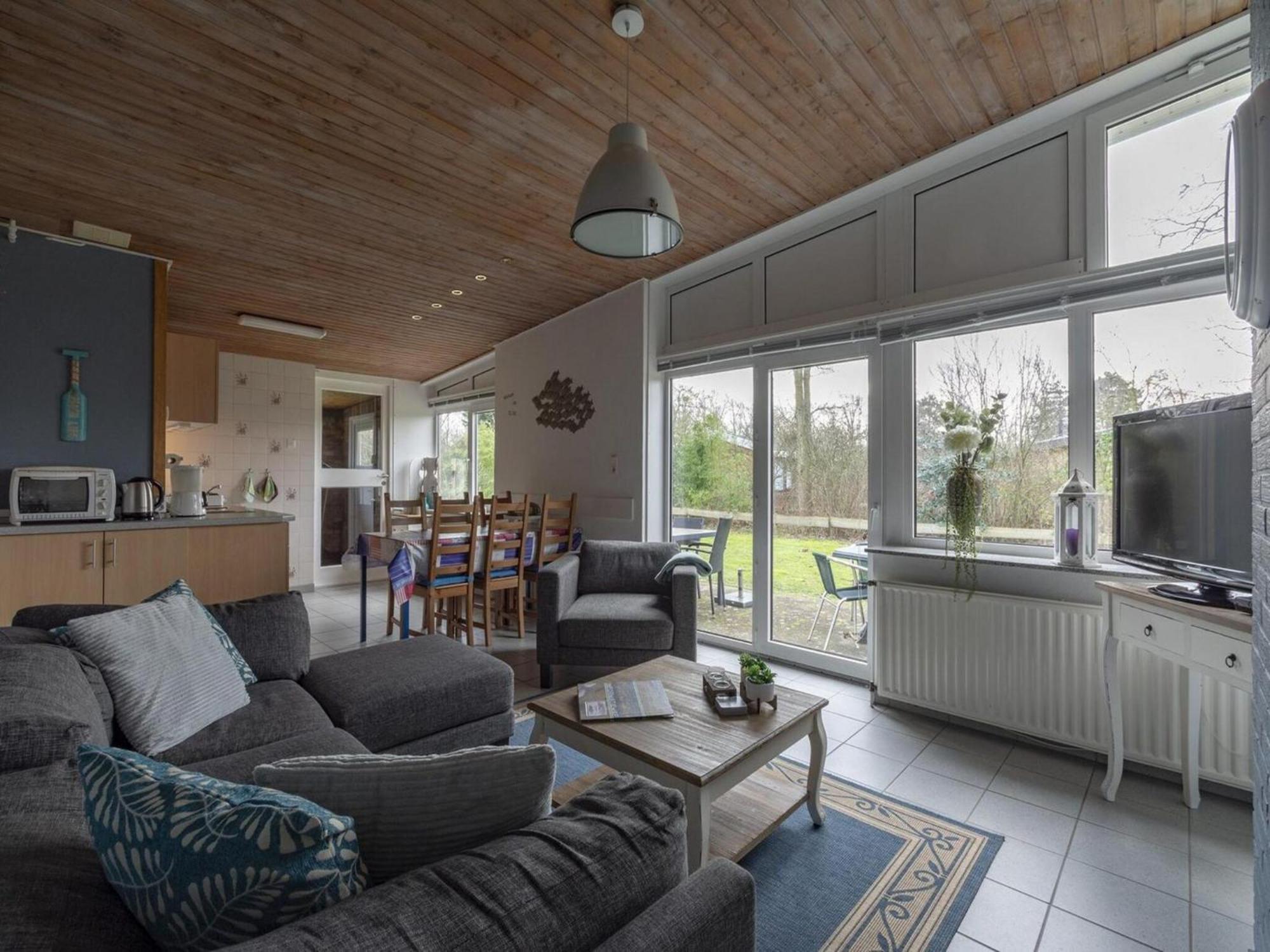 Stylish Beachside Bungalow With Patio Sint Maartensvlotbrug Eksteriør bilde